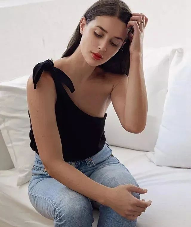 没有钟楚曦和倪妮的名品身材 也能穿好吊带上衣插图(33) 没有钟楚曦和倪妮的名品身材 也能穿好吊带上衣