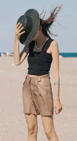 没有钟楚曦和倪妮的名品身材 也能穿好吊带上衣插图(21) 没有钟楚曦和倪妮的名品身材 也能穿好吊带上衣