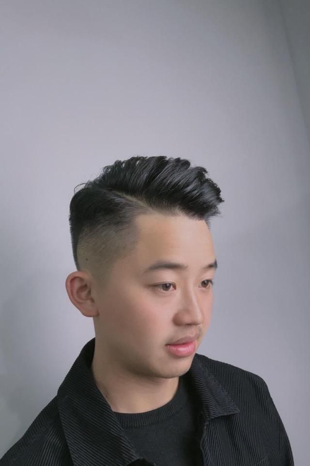 当下"最火男士发型"19款,蓬松时尚显精神,帅气的男生都在剪