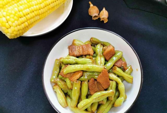家常下饭菜芸豆炖肉,营养丰富,简单又美味,每次都要多吃两碗饭
