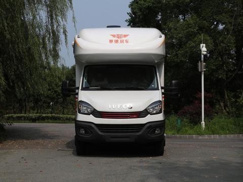 骄阳下的一抹暖——实拍测评赛德“白鲸系列”纵置大床款房车