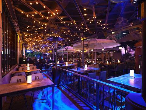 包头八一公园夜场全攻略