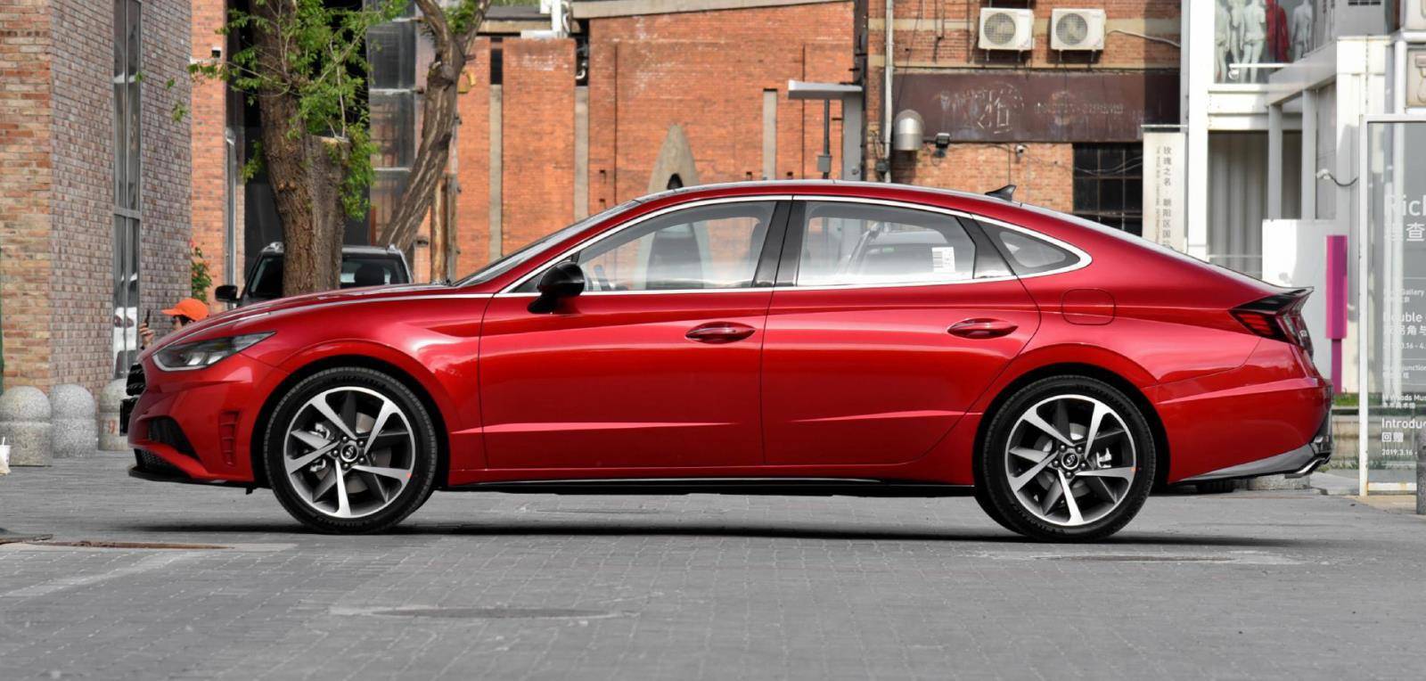 成都车展这四款轿车必看!造型一个比一个突破,一个比一个帅