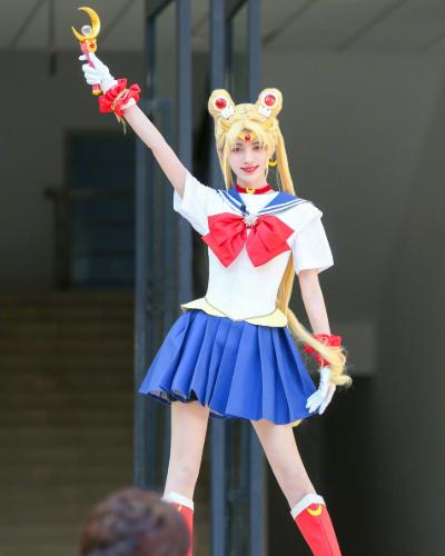 cosplay美少女战士,cosplay狐狸 鞠婧祎cos美少女战士,看到她的"电棒腿",不当网红可惜