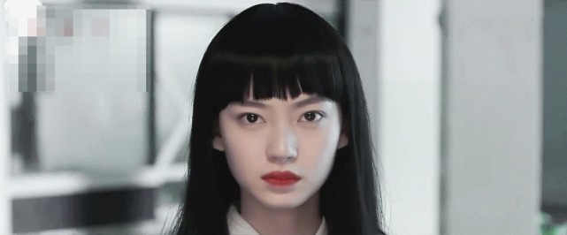《唐人街探案》牙套妹,颜值原来如此高,这部剧清冷傲娇