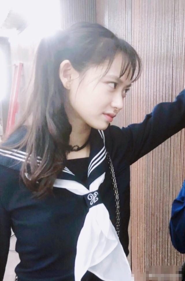 《唐人街探案》牙套妹,颜值原来如此高,这部剧清冷傲娇