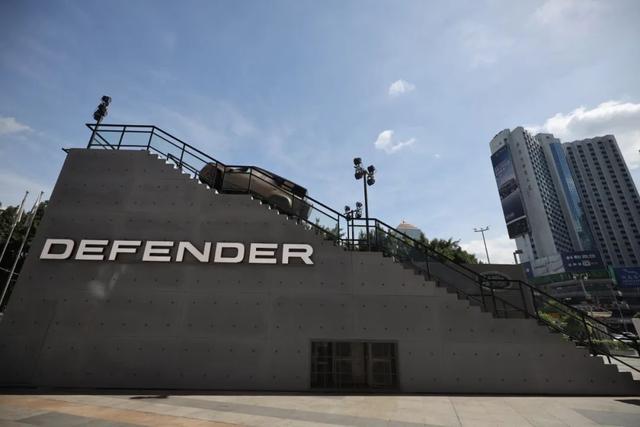 粗犷、精致、现代如何融合得好?实拍全新卫士后我找到了答案