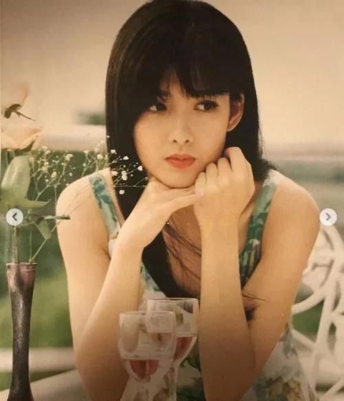 周慧敏青涩旧照曝光,配不配得上"玉女掌门人",一目了然