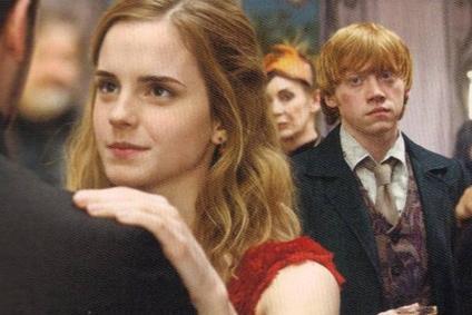 《哈利波特》中罗恩与赫敏相处的爱情小细节,好甜蜜