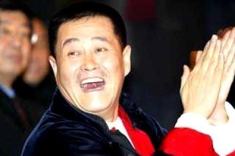 为什么“真路虎”是赵本山的路虎？见“东北豪车展览会”