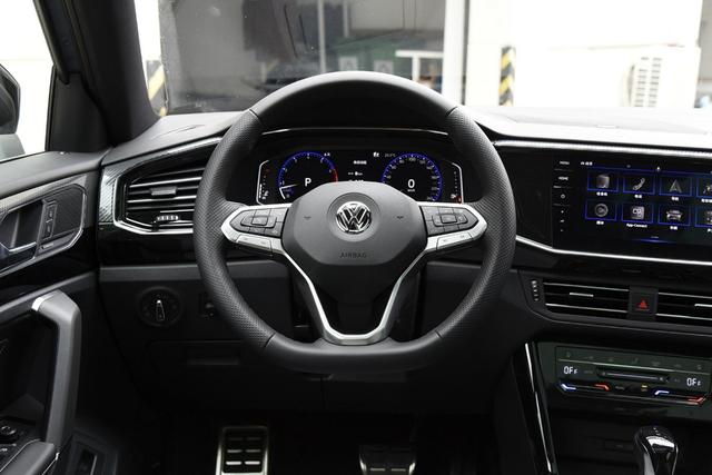 轿跑外观2.0T还配四驱!一汽-大众探岳X值不值得买?