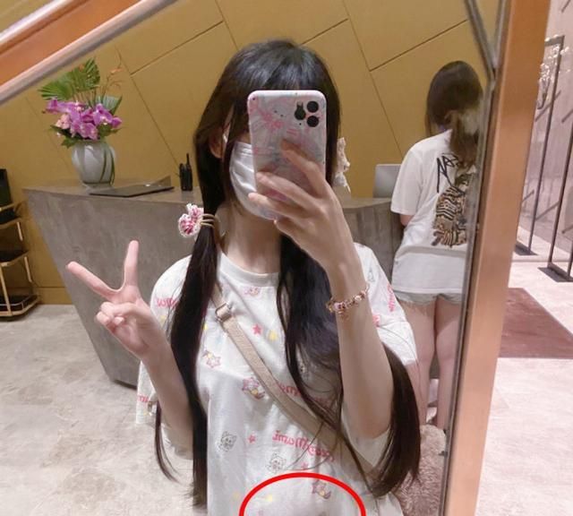 蔡萝莉小腹微微隆起,难道怀孕了?看到本尊回应笑哭了