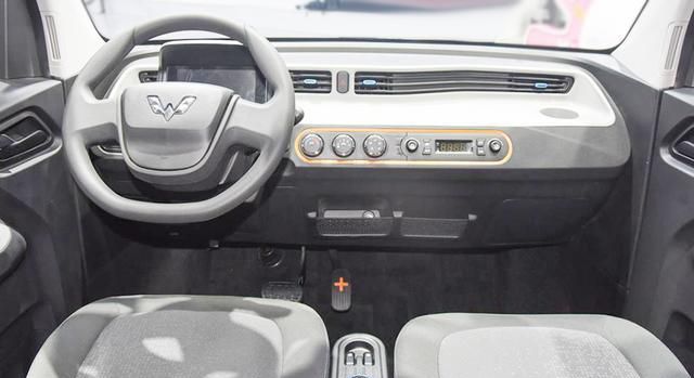 五菱打造6个车轮的宏光皮卡！不仅能买菜代步，还能上山下田了