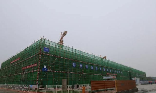 长清区:济南市公益性农产品批发市场一期A地块工程封顶