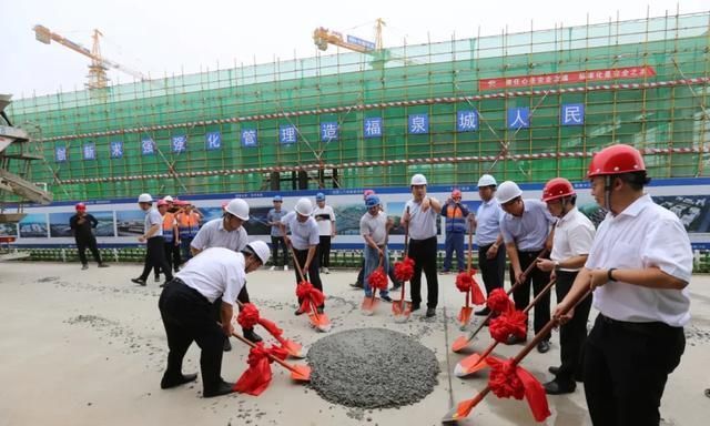 长清区:济南市公益性农产品批发市场一期A地块工程封顶