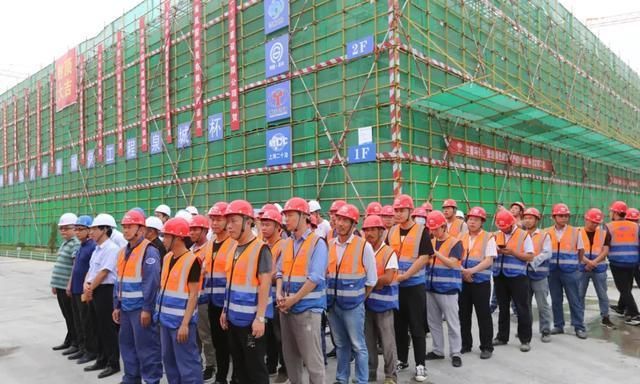 长清区:济南市公益性农产品批发市场一期A地块工程封顶