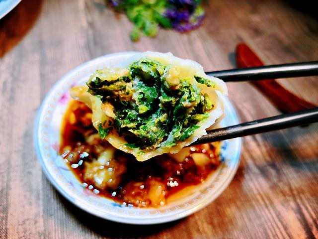 苜蓿菜怎么做好吃,教你做苜蓿猪肉水饺,口感嫩滑,一盘