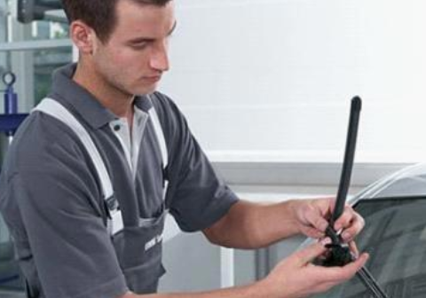 雨刮器有4个“隐藏功能”，很多人还不明白？学会后至少安全一半