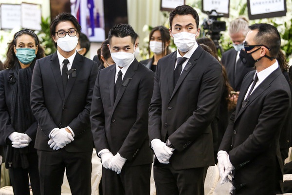 婚姻不被三太认可,何猷启疑背妻出轨,四房脱离风口浪尖坐收渔利