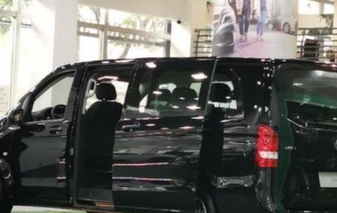 埃尔法太贵看奔驰，不到，有7个座位，8个座位和9个座位