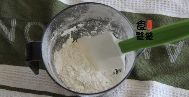 搅一搅就能搞定的香甜玛德琳，新手操作零压力，家人吃了都称赞