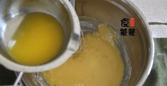 搅一搅就能搞定的香甜玛德琳，新手操作零压力，家人吃了都称赞
