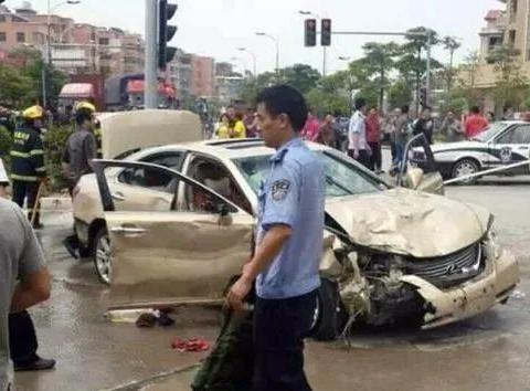 肇事撞死人负全责，却只买了交强险和三者100万，保险公司咋赔？