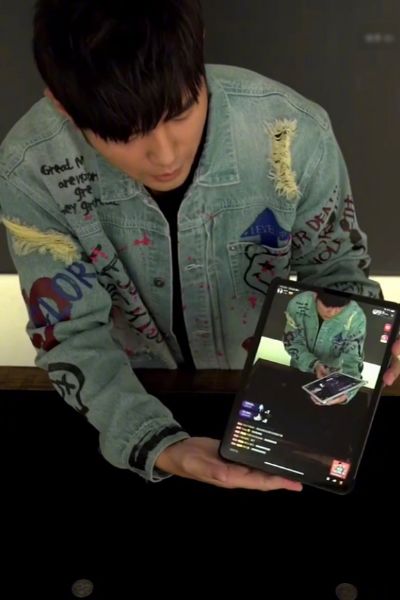 周杰伦直播首秀，多位明星前来助阵，王祖蓝豪刷700个穿云箭！