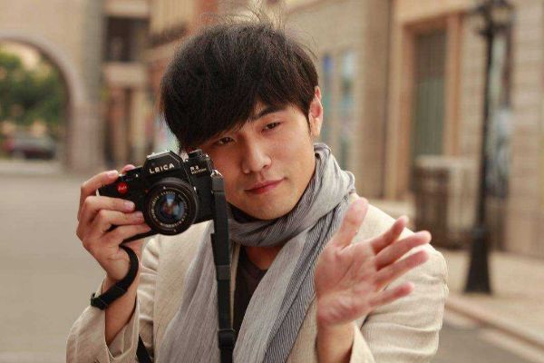 周杰伦直播首秀，多位明星前来助阵，王祖蓝豪刷700个穿云箭！