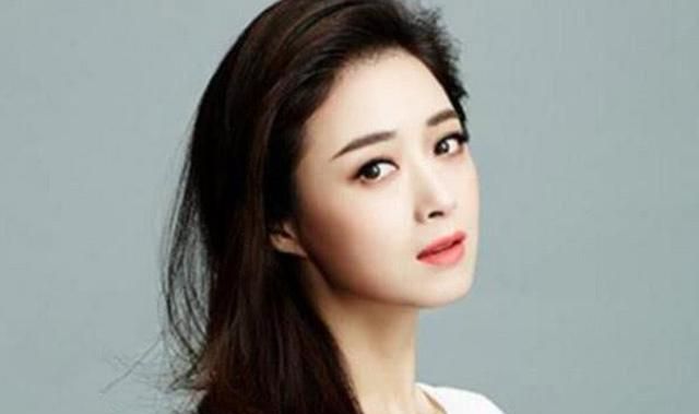 他曾和蒋欣相爱13年 和平分手后不温不火 如今蒋欣