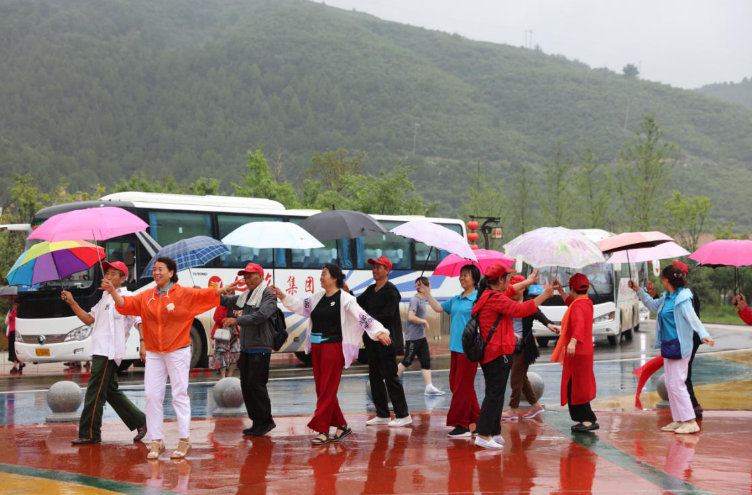 “魅力黄龙 舞动风采”首届广场舞大赛顺利举办