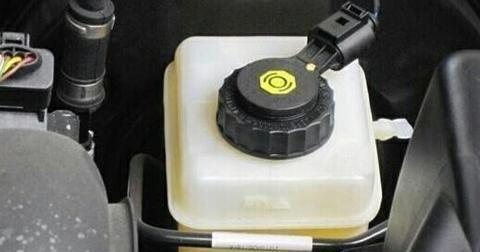 为什么要定期更换制动液