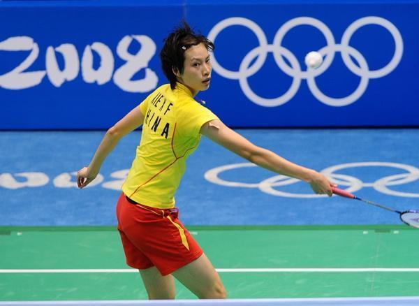 38岁谢杏芳成总裁，身高腿长“韵味十足”，顾及林丹不穿高跟鞋