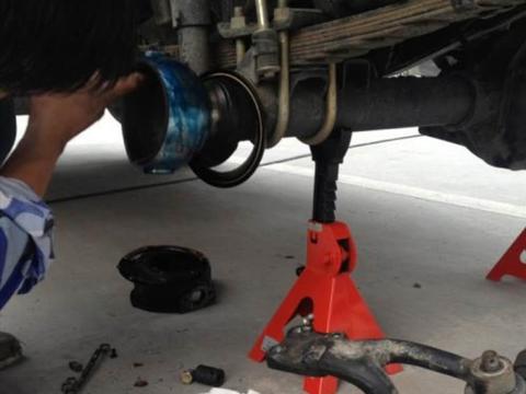 卡车保养有技巧，成本50块，关键时刻省500！