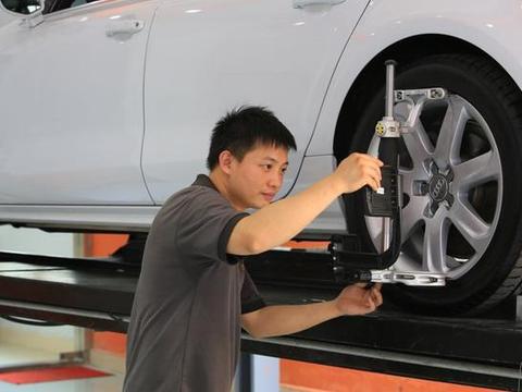 汽车一年行驶不足5000公里，应该多长时间做保养？