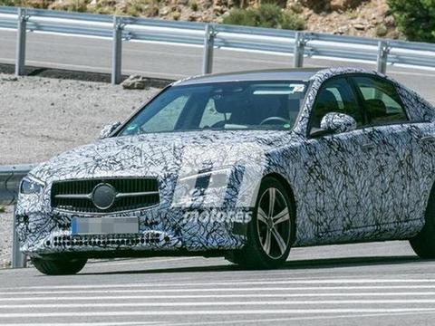 奔驰全新C级路试谍照 尺寸将超奥迪A4