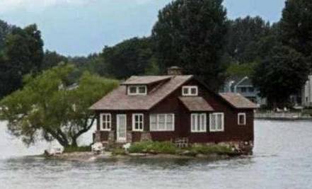 世界最小岛屿:尺寸小到仅容一房一树一椅,住在那里是什么感觉?