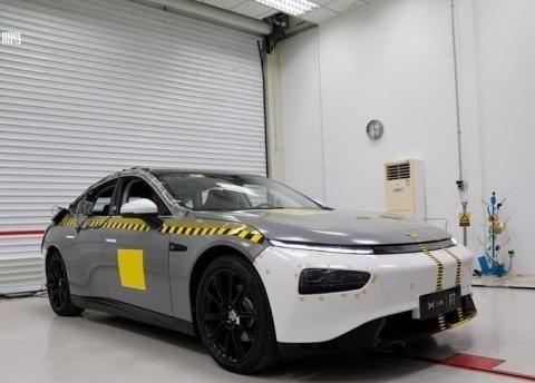 在P7碰撞试验中，“超纲”受试者综合测试安全强度