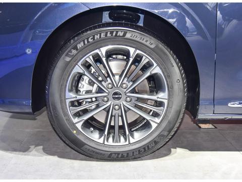 荣威全新MPV荣威iMAX8亮相，搭2.0T动力，或下半年上市！