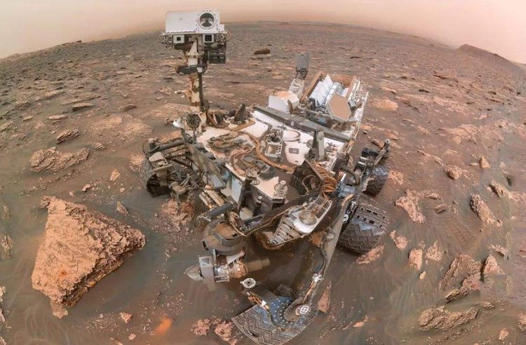 好奇号传回一张5500公里外的火星最真实照片
