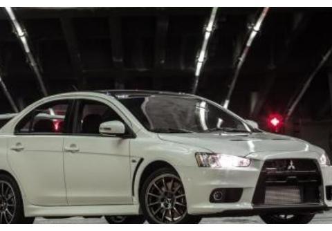 小伙撞到老三菱，直言100万保险无所畏惧，车主笑了：看清我车标