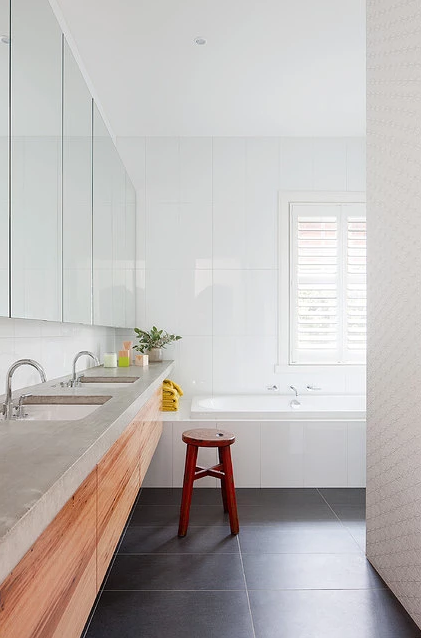 浴缸延长30公分台面,和淋浴房做成连体式,省空间功能更全面!