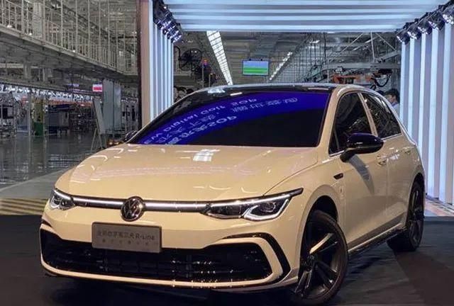 高尔夫8r-line,高尔夫R-Line 高尔夫在外观方面与海外版保持高度一致,并且新车还推出了r-line车型