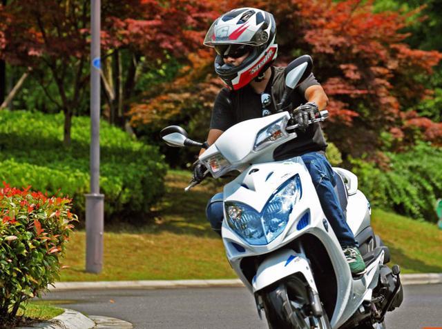 光阳运动小钢炮踏板，进口电喷系统，功率10.3千瓦，配弯道ABS