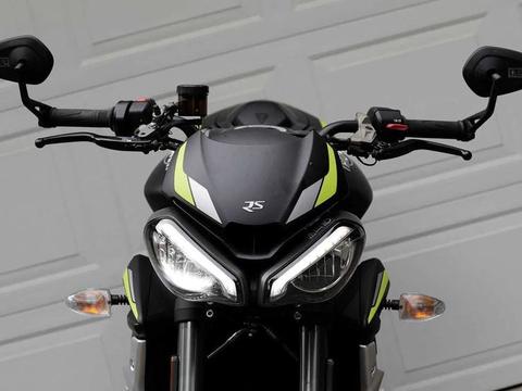 MOTO2赛车技术加身 凯旋Street Triple RS新车实拍