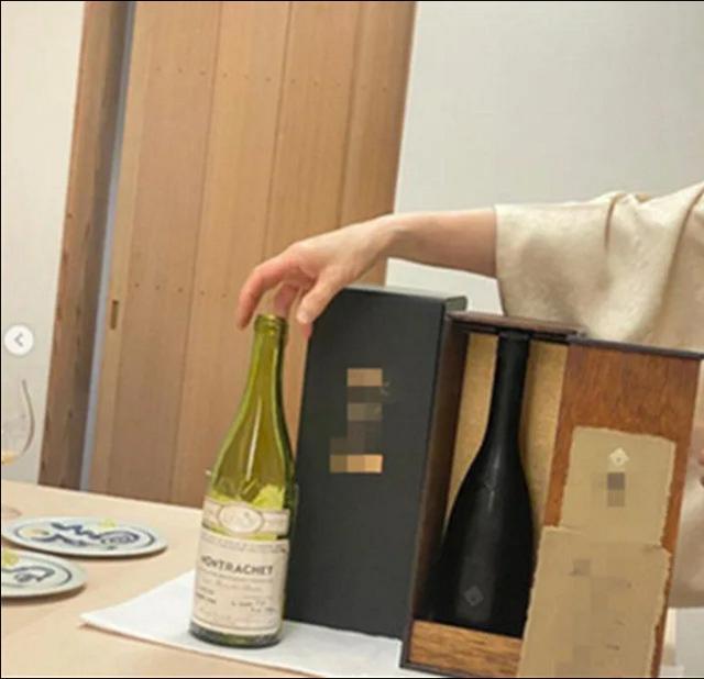 喝掉一套房!刘嘉玲与友人相聚品天价酒,王思聪曾晒过同款 喝掉一套房!刘嘉玲与友人相聚品天价酒,王思聪曾晒过同款