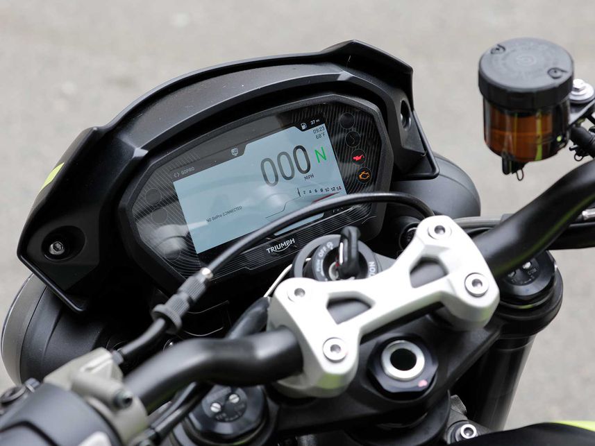 MOTO2赛车技术加身 凯旋Street Triple RS新车实拍