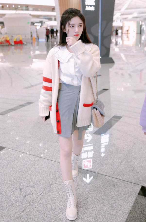 终于等到鞠婧祎挑战jk制服当她腿伸直那刻女生酸到不行