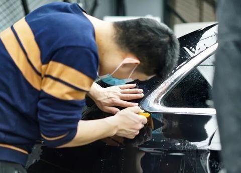 不可见的车衣已扭曲，他能被拯救吗？