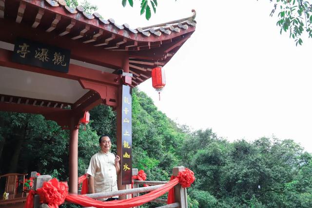观音山上观山水征集下联出句人邹继海在观音山直播答疑